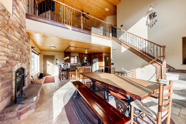 580 Hunter Ridge Dr - View~Topia image 10