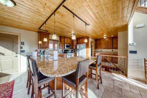 580 Hunter Ridge Dr - View~Topia image 11