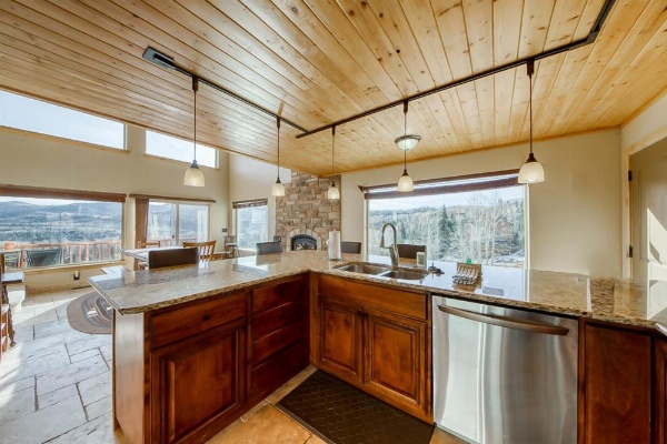 580 Hunter Ridge Dr - View~Topia image 13