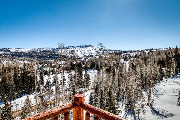 580 Hunter Ridge Dr - View~Topia Main image