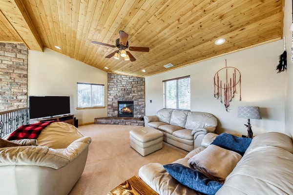 580 Hunter Ridge Dr - View~Topia image 6