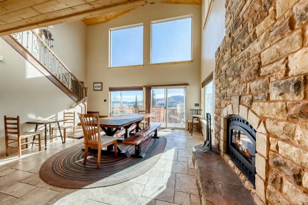 580 Hunter Ridge Dr - View~Topia image 9